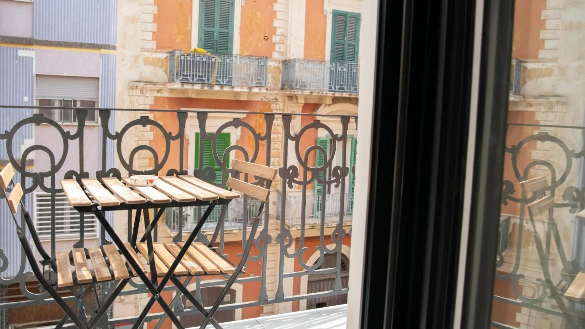 Elegant Apartment Few Steps From Bari'S Heart