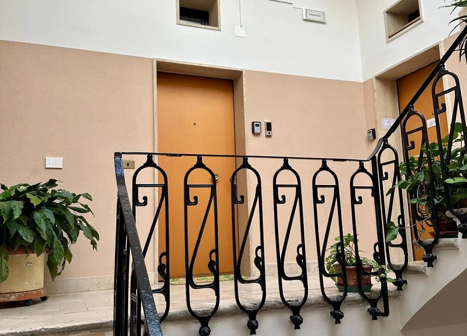 Elegant Apartment Few Steps From Bari'S Heart Bari